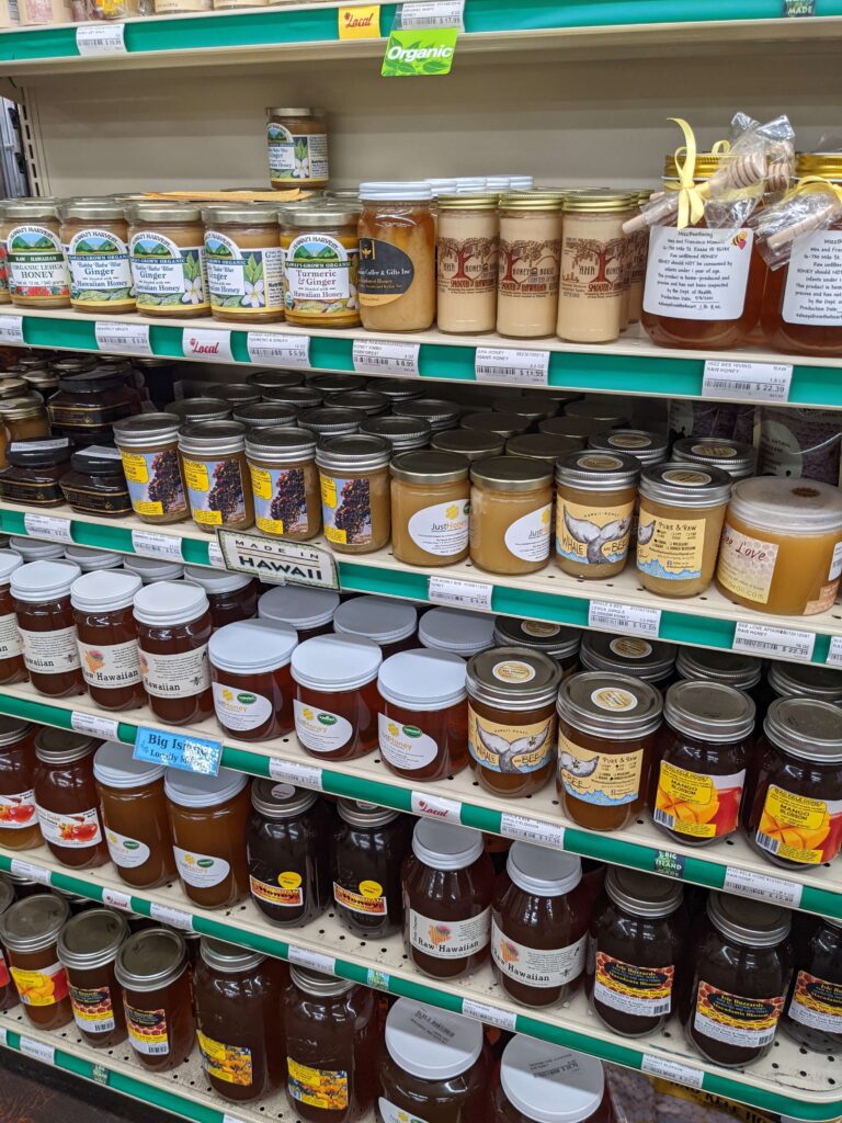 地元産の蜂蜜もたくさん🍯